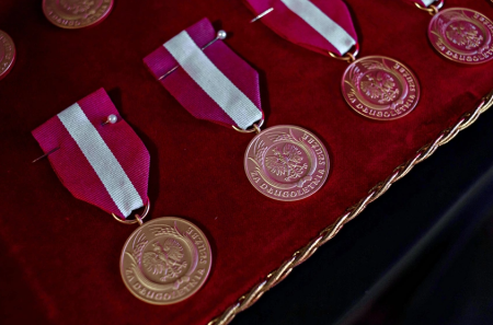 NAGRODY I ODZNACZENIA